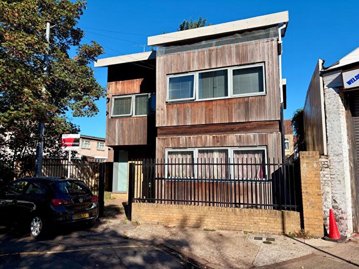 1 Bedroom Apartment To Rent In Prittlewell Street, Southend On Sea, SS2