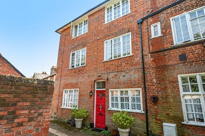 2 Bedroom Maisonette For Sale In High Street, Amersham, HP7