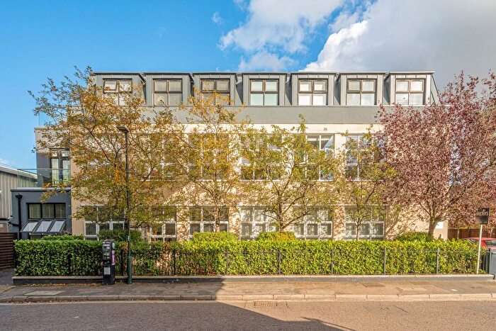 2 Bedroom Flat To Rent In Victoria Villas, Richmond, TW9
