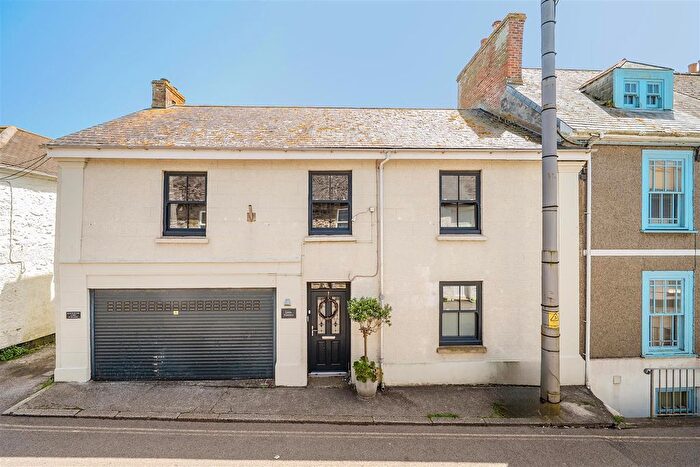 1 Bedroom Flat For Sale In Fore Street, Marazion, TR17
