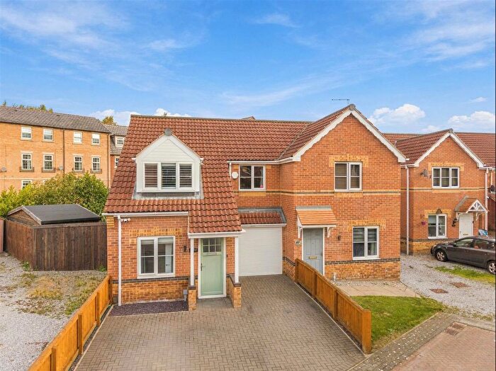 3 Bedroom Semi-Detached House For Sale In Portland Street, Barnsley, S70