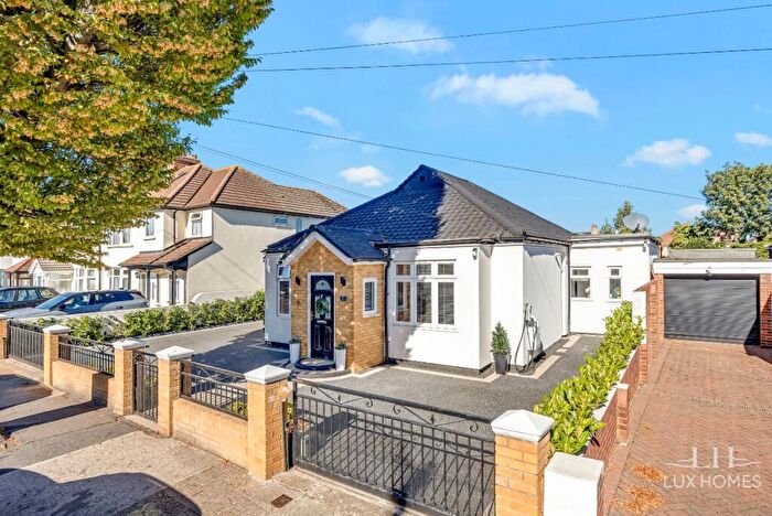 5 Bedroom Detached Bungalow For Sale In Stanley Road, Hornchurch, RM12