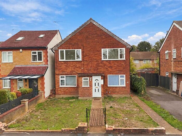 2 Bedroom Maisonette For Sale In Salisbury Road, Enfield, EN3