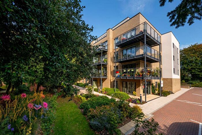 2 Bedroom Apartment For Sale In Fairfield Road, Broadstairs, CT10