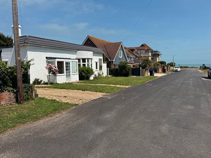 3 Bedroom Bungalow For Sale In Fitzroy Avenue, Broadstairs, CT10