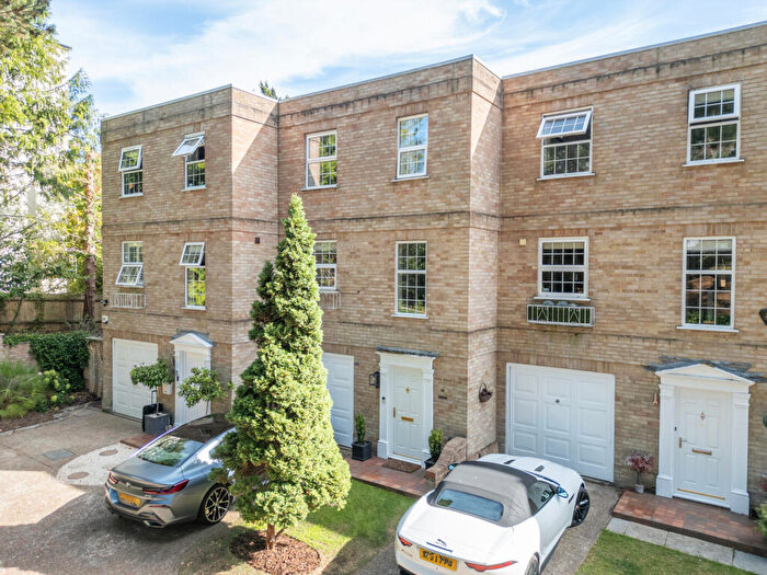 4 Bedroom Maisonette For Sale In Queens Gardens, Bournemouth, Dorset, BH2