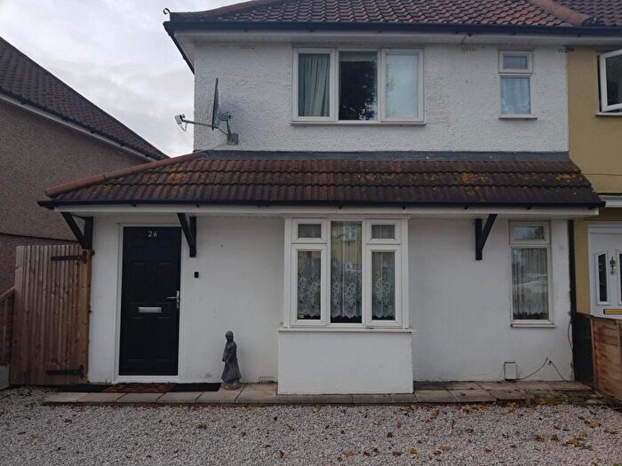 3 Bedroom End Of Terrace House To Rent In Bellhouse Road, RM7