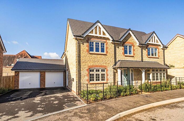 5 Bedroom Detached House For Sale In Wellington Close, Milborne Port, Sherborne, DT9