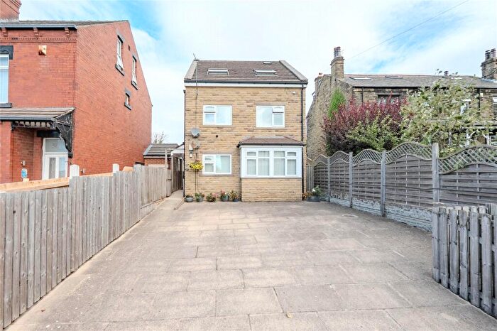 2 Bedroom Apartment For Sale In Broad Lane, Leeds, West Yorkshire, LS13