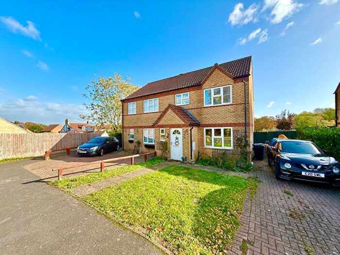 3 Bedroom Semi-Detached House For Sale In Spacious Semi Backing Onto Fields, NG33
