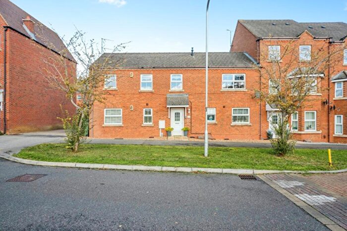 2 Bedroom Maisonette For Sale In Faulkner Drive, Bletchley, Milton Keynes, Buckinghamshire, MK3