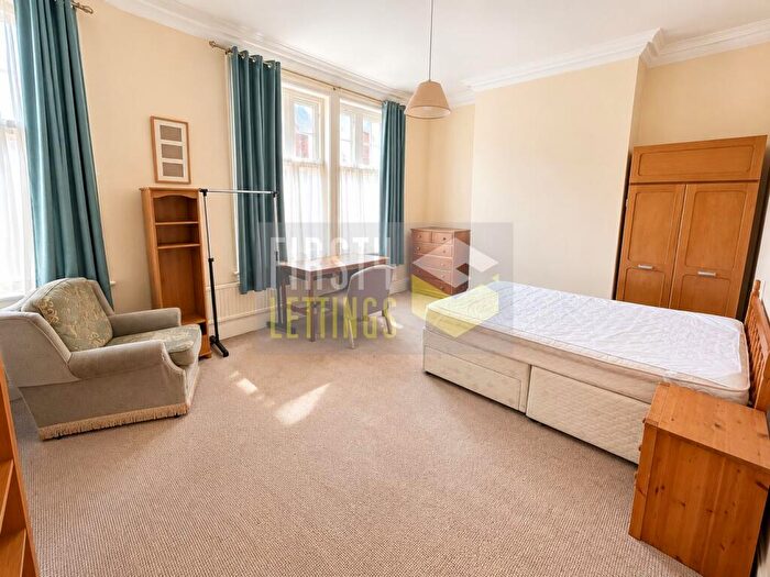6 Bedroom Terraced House To Rent In St. James Road, Highfields, LE2