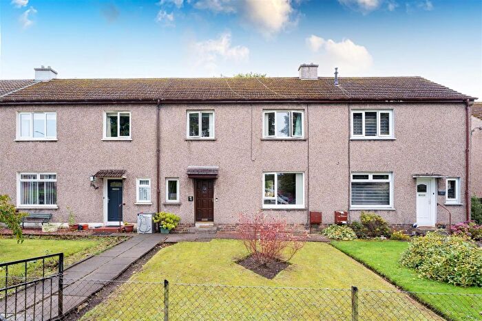 3 Bedroom Terraced House For Sale In Avenue Park, Mid Calder, Livingston, EH53