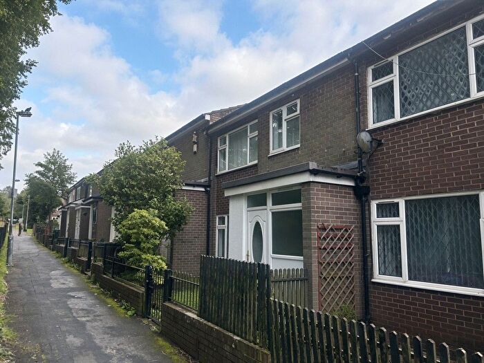 3 Bedroom Terraced House For Sale In Richmond Walk, Oldham, OL9