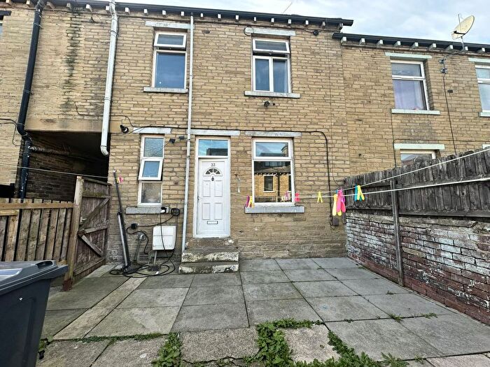 2 Bedroom Terraced House For Sale In Derby Street, Bradford, BD7