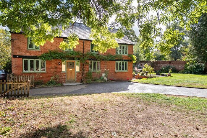 4 Bedroom Detached House For Sale In Pixham Lane, Dorking, RH4