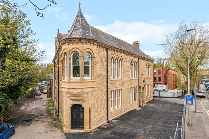 2 Bedroom Flat To Rent In Walkden Road, Worsley, M28