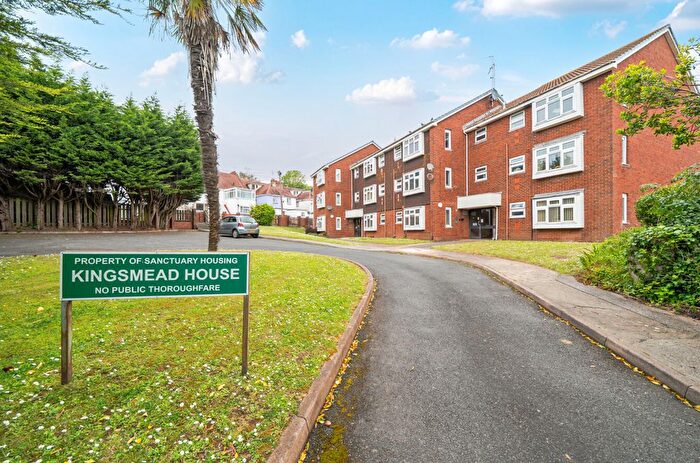 1 Bedroom Flat For Sale In Mead Close, Paignton, Devon, TQ3