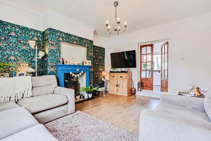 2 Bedroom Semi-Detached House For Sale In Southfield Lane, Horbury, Wakefield, WF4
