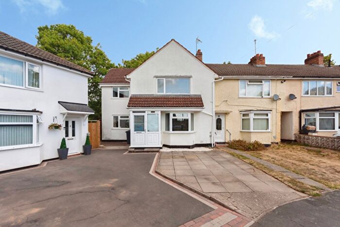 3 Bedroom End Of Terrace House For Sale In Chells Grove, Birmingham, West Midlands, B13