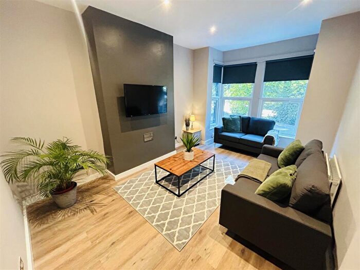 6 Bedroom Terraced House To Rent In Langdale Terrace, Headingley, Leeds, Yorkshire, LS6