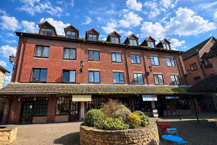 1 Bedroom Apartment For Sale In Ashleigh House, Hamblin Court, Rushden, NN10