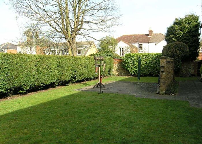 1 Bedroom Flat For Sale In Ashley Road, Epsom, KT18