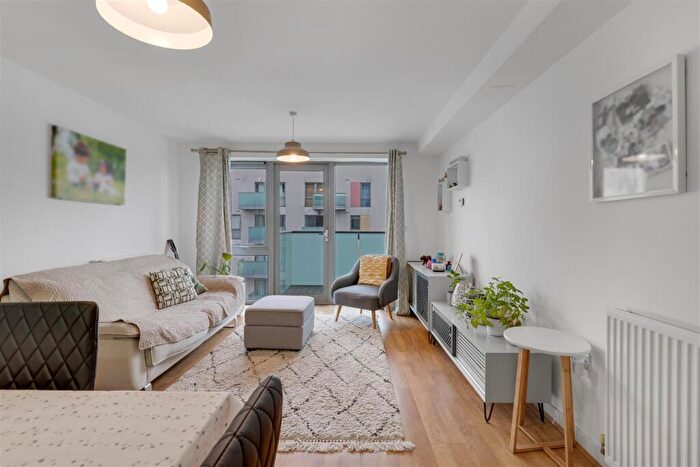 2 Bedroom Flat For Sale In Vickery's Wharf, Stainsby Road, E14
