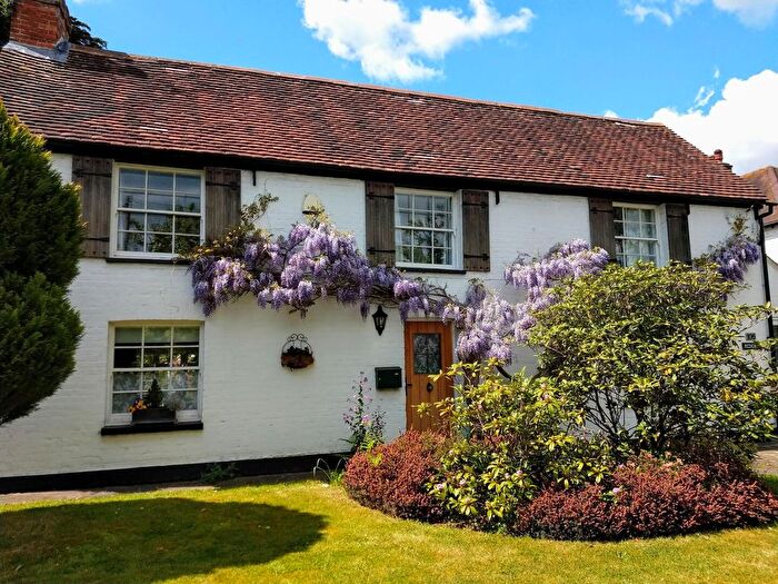 4 Bedroom Detached House For Sale In West Common Road, Hayes, Kent, BR2