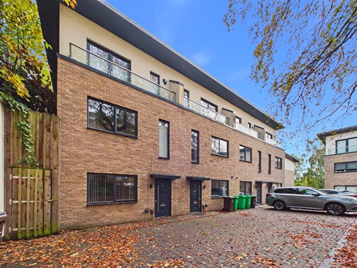 4 Bedroom Town House To Rent In Enderleigh Mews, Nottingham, NG3