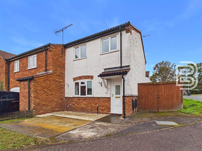 3 Bedroom End Of Terrace House For Sale In Scafell, Brownsover, Rugby, CV21