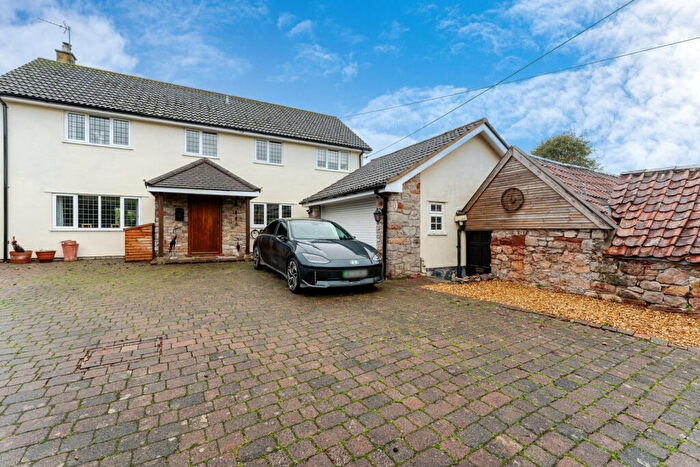 4 Bedroom Detached House For Sale In Brinsea Road, Congresbury, BS49