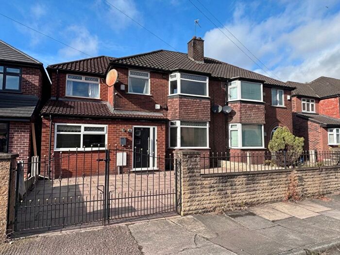4 Bedroom Semi-Detached House For Sale In Greenacre Lane, Worsley, M28