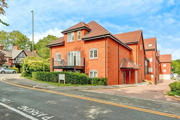 2 Bedroom Apartment For Sale In Station Road North, Merstham, Redhill, RH1