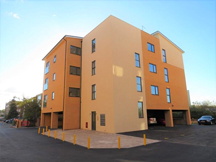 2 Bedroom Flat To Rent In Melbourne Road, Tilbury, Essex, RM18