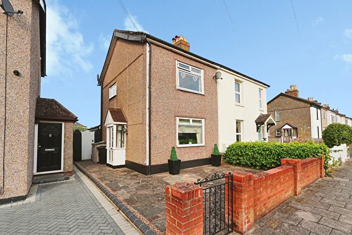 2 Bedroom Semi-Detached House For Sale In Wellington Road, Bromley, Kent, BR2