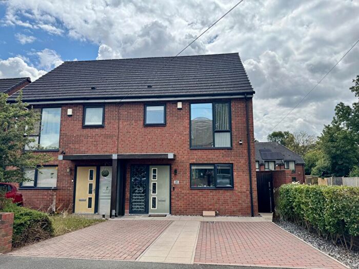3 Bedroom Semi-Detached House For Sale In Lilleshall Road, Sheldon, Birmingham, B26