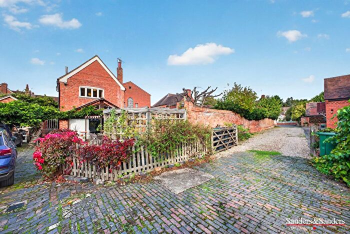 3 Bedroom Detached House For Sale In Meeting Lane, Alcester, B49