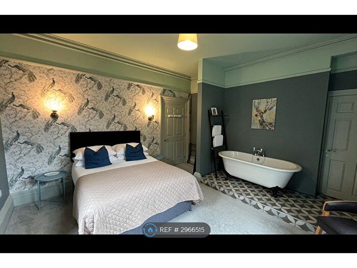 2 Bedroom Flat To Rent In Torrs Park, Ilfracombe, EX34