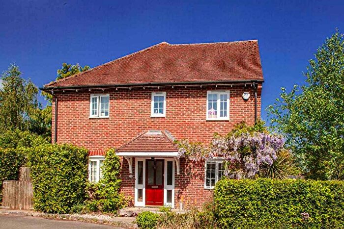 3 Bedroom Semi-Detached House For Sale In Morrison Close, Upper Basildon, Berkshire, RG8