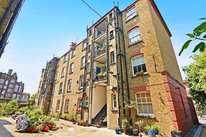 2 Bedroom Flat To Rent In Shepton House, Welwyn Street, Bethnal Green, E2