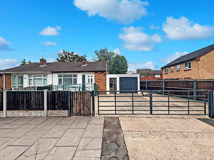 2 Bedroom Semi-Detached Bungalow To Rent In Rydal Avenue, Long Eaton, Nottingham, NG10