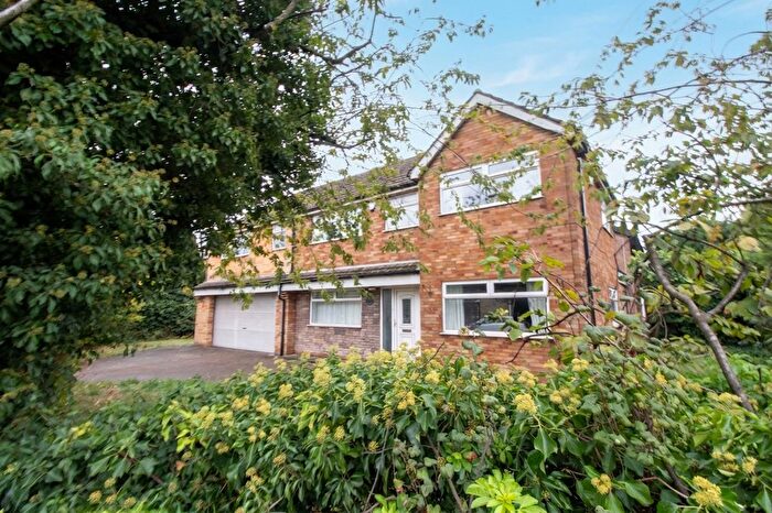 4 Bedroom Detached House For Sale In Stockshill Road, Scunthorpe, DN16
