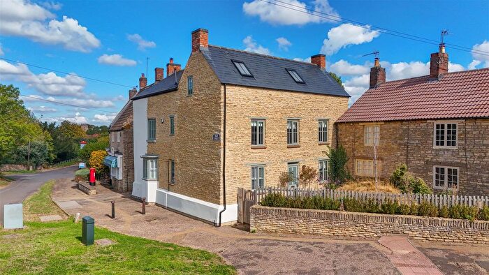 5 Bedroom Detached House For Sale In High Street, Yardley Hastings, Northampton, NN7