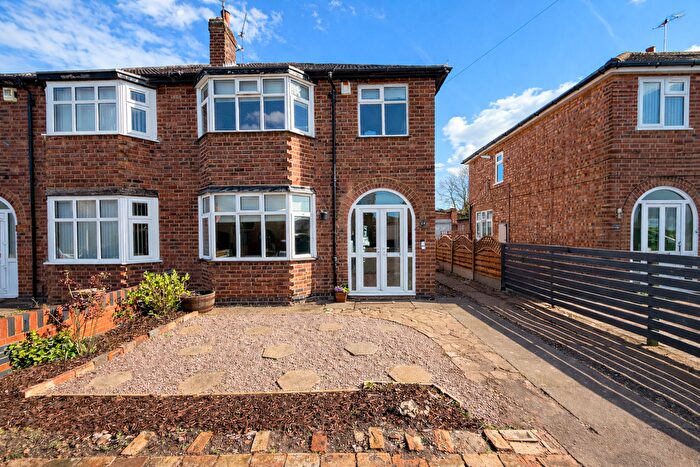 3 Bedroom Semi-Detached House For Sale In Ferndale Road, West Knighton, LE2