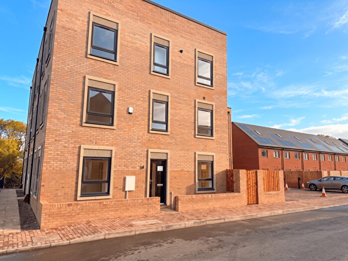 4 Bedroom House To Rent In Hillside Street, Sunderland, SR2