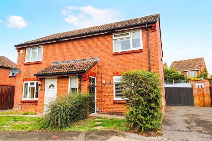 3 Bedroom Semi-Detached House For Sale In Cooks Close, Salisbury, SP2
