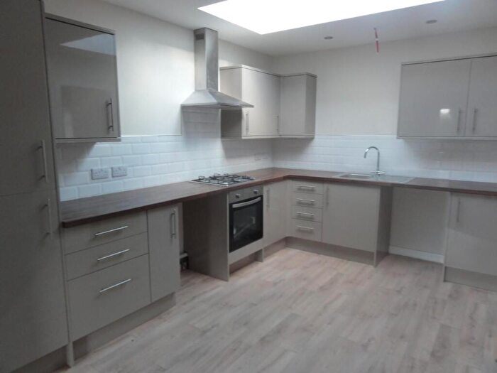 2 Bedroom Flat To Rent In Bocking Lane, Greenhill, S8