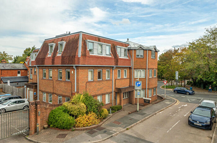 1 Bedroom Apartment For Sale In Osborne Road, Wokingham, Berkshire, RG40