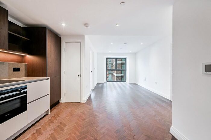 2 Bedroom Flat To Rent In Apogee House, Eden Place, London, E16